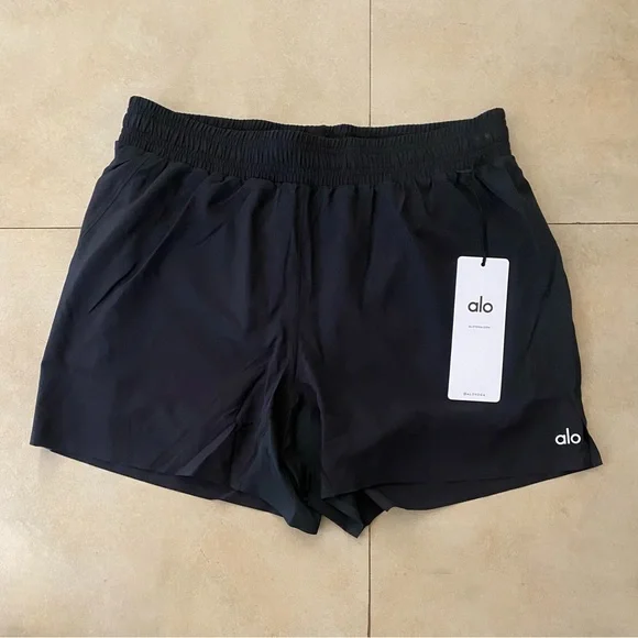 SOLD ALO Yoga Men’s “Adapt” 5” Inseam Short w/ Liner (S) *BESTSELLER* - Picture 9 of 13